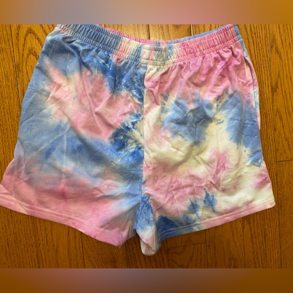 Tie-dye women’s set tank top and shorts - Picture 11 of 15